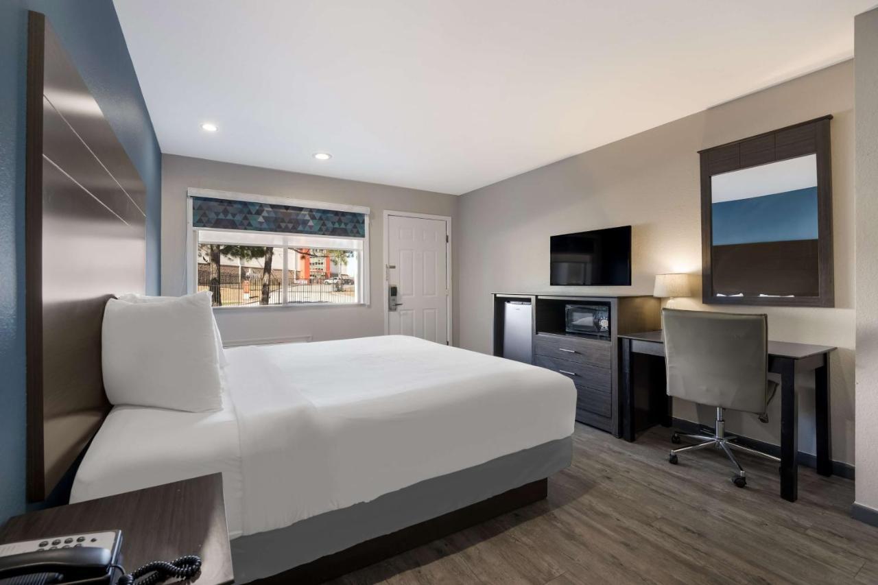 Surestay Hotel By Best Western Spring North Houston Zewnętrze zdjęcie